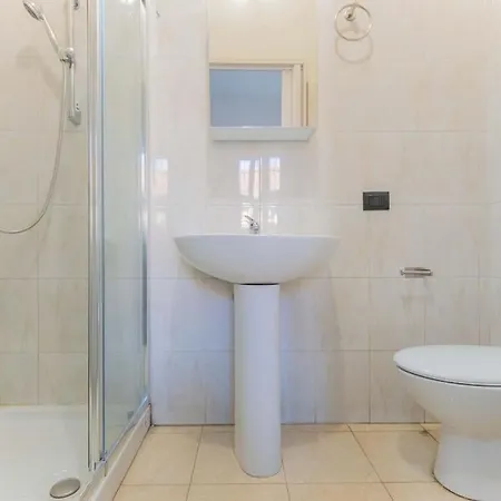 Comfy Malpensa Wifi, Netflix, Chill Apartment Gallarate